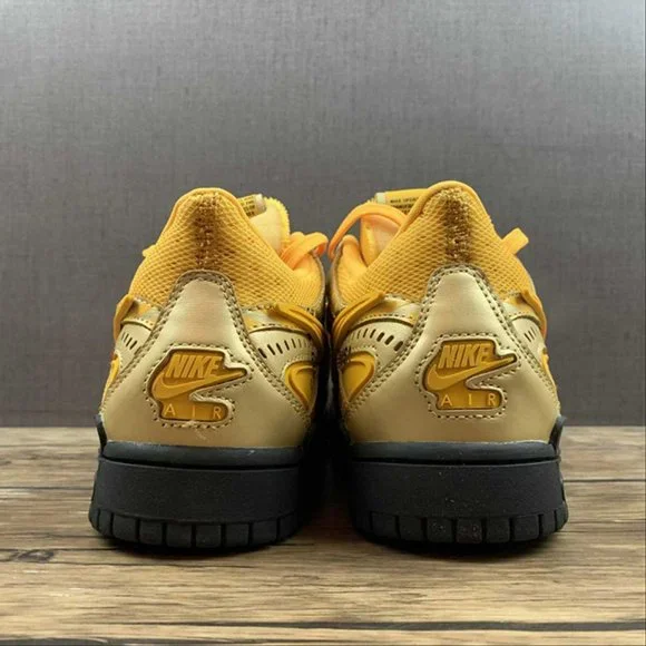 Off-White x Nike Air Rubber Dunk University Gold Sneakers - Picture 7 of 15